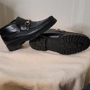 Gucci | Shoes | Gucci 34 Calf Skin Leather Casual Loafers  display picture 1